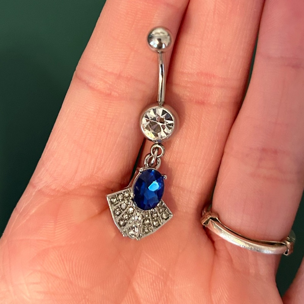 belly button ring - Picture 3 of 4